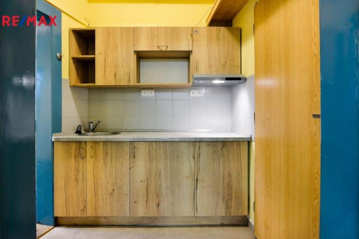 Pronájem kanceláře, Praha - Bubeneč, Bubenečská, 49 m2