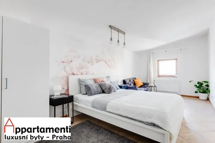 Prodej bytu 2+kk, Praha - Nové Město, V tůních, 58 m2