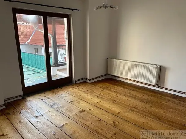 Pronájem bytu 2+1, Vodňany, nám. Svobody, 77 m2
