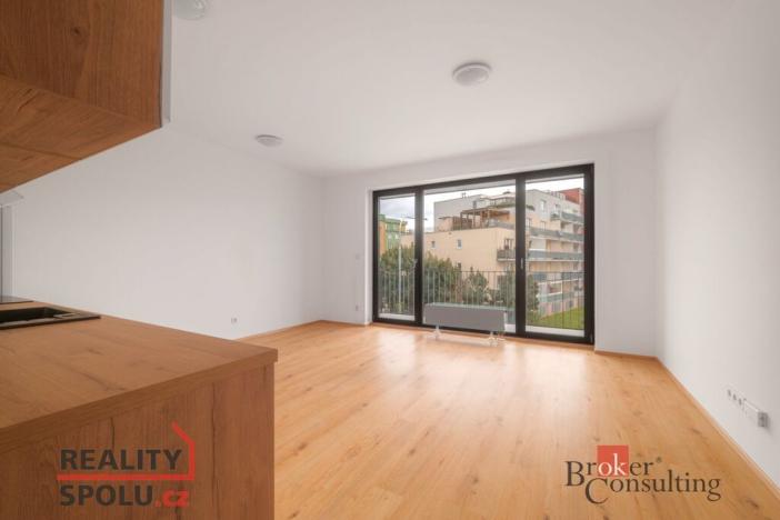 Pronájem bytu 1+kk, Plzeň - Jižní Předměstí, Měděná, 36 m2