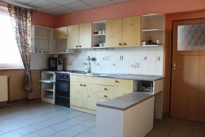 Prodej výrobních prostor, Dolní Lukavice, 3984 m2