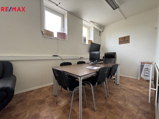 Prodej výrobních prostor, Věžky, 2322 m2