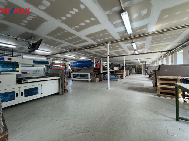 Prodej výrobních prostor, Věžky, 2322 m2