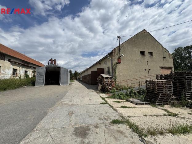 Prodej výrobních prostor, Věžky, 2322 m2