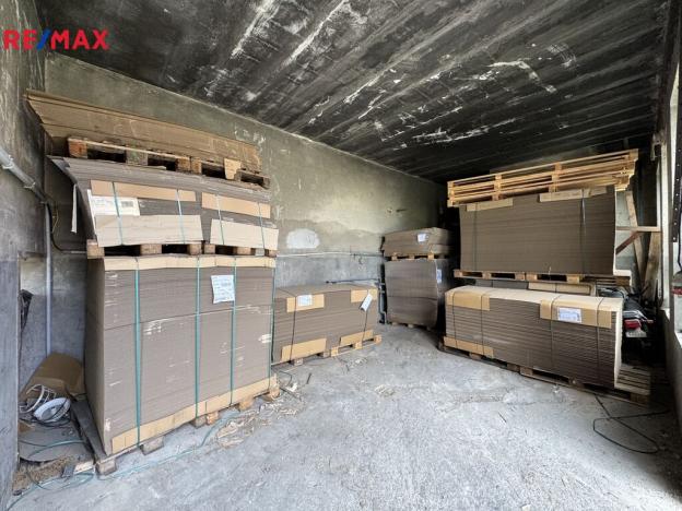 Prodej výrobních prostor, Věžky, 2322 m2