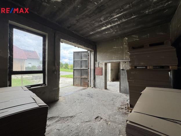 Prodej výrobních prostor, Věžky, 2322 m2