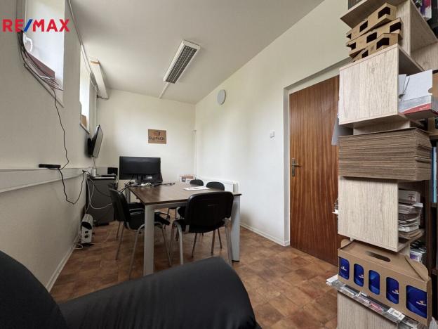 Prodej výrobních prostor, Věžky, 2322 m2