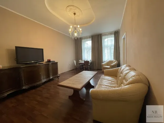 Pronájem bytu 4+1, Karlovy Vary, Bulharská, 125 m2