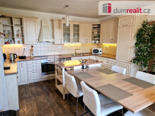 Prodej rodinného domu, Zlatá Koruna - Plešovice, 334 m2