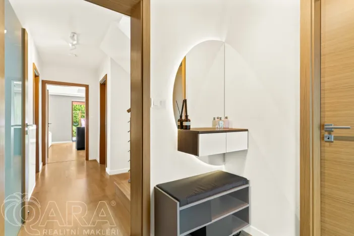 Prodej rodinného domu, Roztoky, Zvoncová, 153 m2