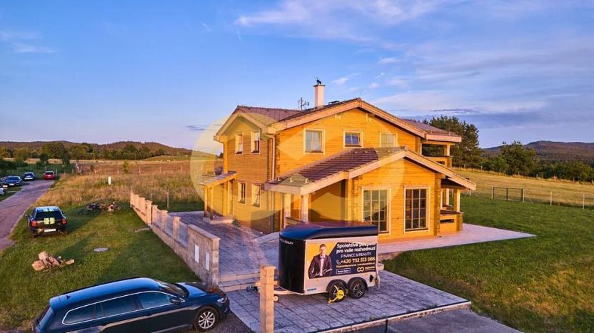 Prodej rodinného domu, Nové Hrady, Vilová čtvrť, 216 m2