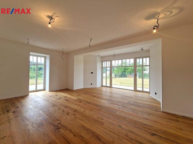 Pronájem vily, Praha - Braník, Branická, 676 m2