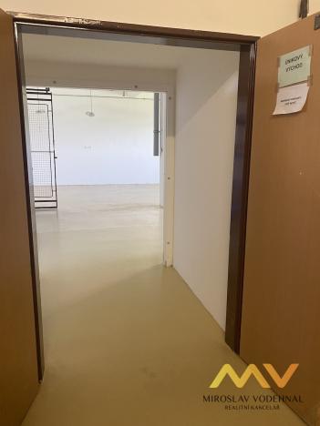 Pronájem obchodního prostoru, Hradec Králové - Kukleny, Kudrnova, 200 m2