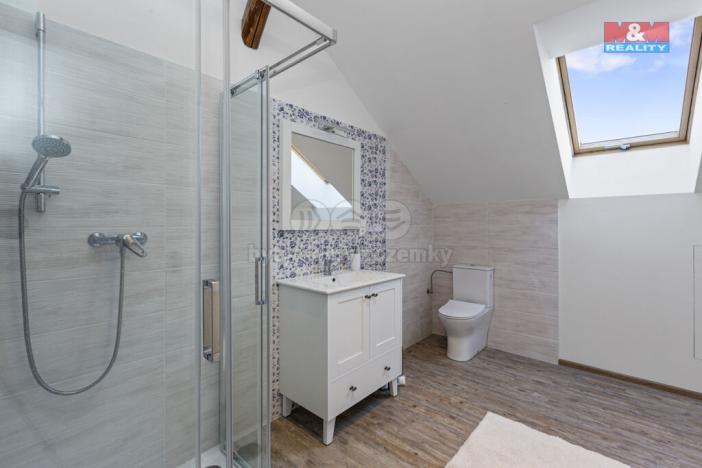 Prodej rodinného domu, Nové Hrady, 360 m2