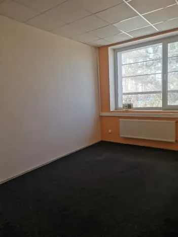 Pronájem kanceláře, Hradec Králové, Vážní, 99 m2