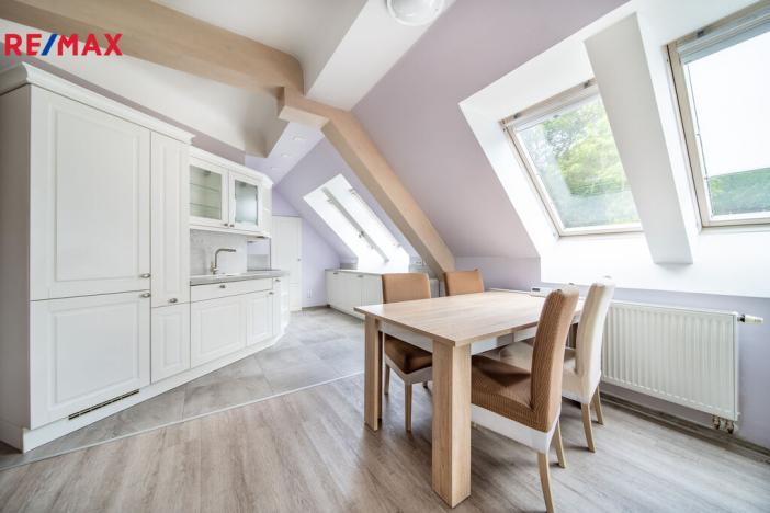 Prodej bytu 6+kk a větší, Karlovy Vary, Na Vyhlídce, 144 m2