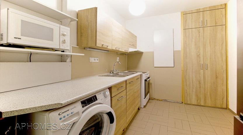 Pronájem bytu 2+1, Praha - Kobylisy, Rajmonova, 48 m2