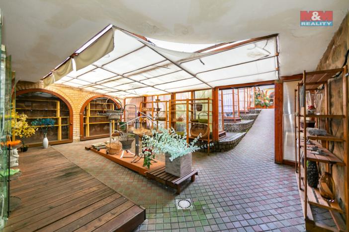 Pronájem obchodního prostoru, Domažlice - Dolejší Předměstí, Husova třída, 600 m2