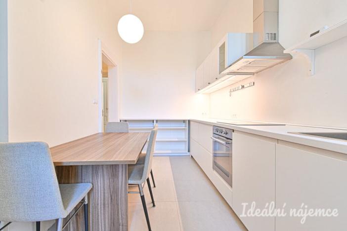 Pronájem bytu 3+1, Brno, Čápkova, 97 m2