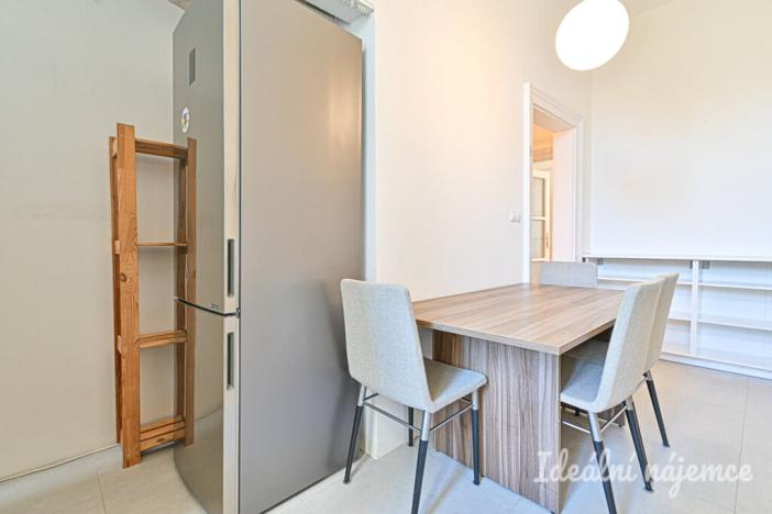 Pronájem bytu 3+1, Brno, Čápkova, 97 m2