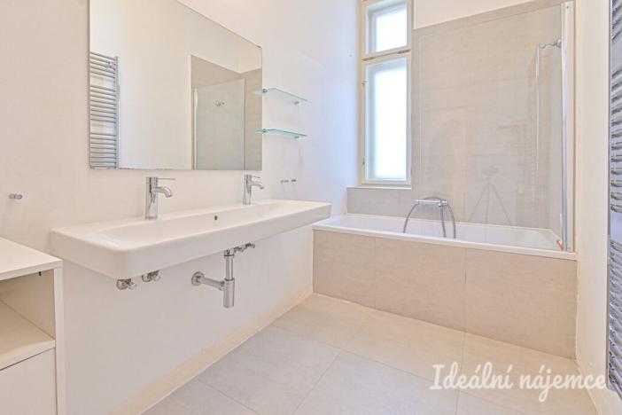 Pronájem bytu 3+1, Brno, Čápkova, 97 m2