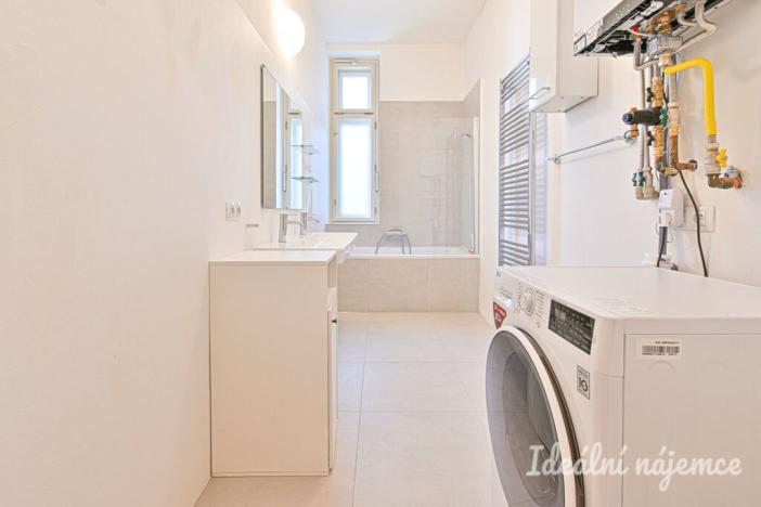 Pronájem bytu 3+1, Brno, Čápkova, 97 m2