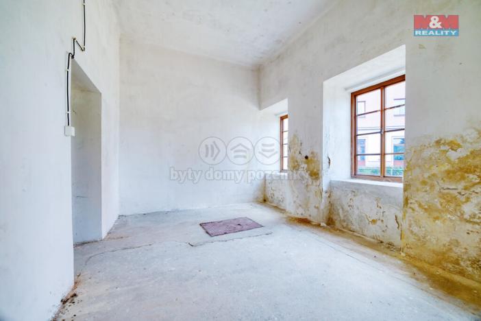 Pronájem obchodního prostoru, Plzeň - Východní Předměstí, sady 5. května, 330 m2