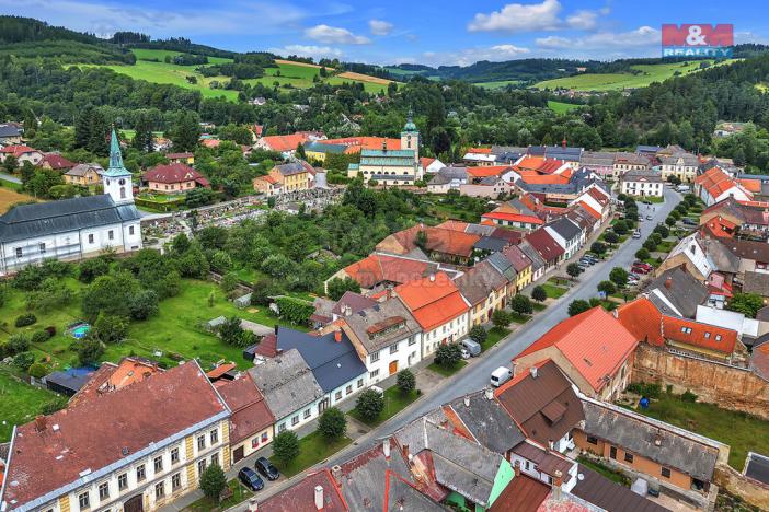 Prodej bytu 2+1, Jimramov, náměstí Jana Karafiáta, 61 m2
