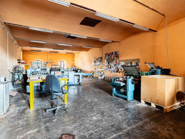 Prodej komerční nemovitosti, Liteň, 3293 m2