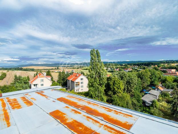 Prodej komerční nemovitosti, Liteň, 3293 m2