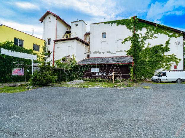 Prodej komerční nemovitosti, Liteň, 3293 m2