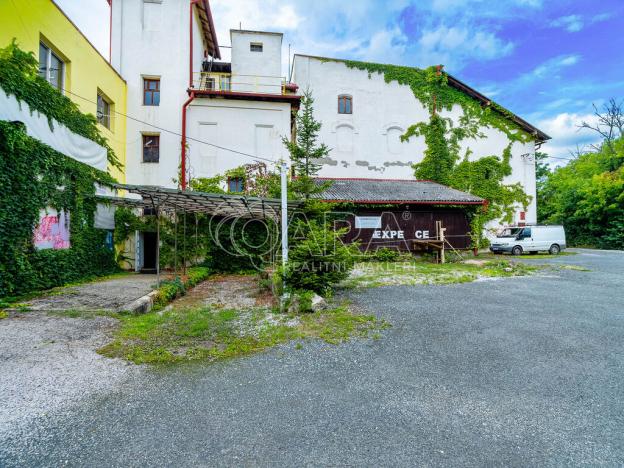 Prodej komerční nemovitosti, Liteň, 3293 m2