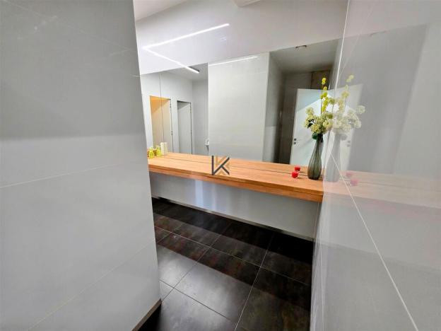 Pronájem kanceláře, Praha - Vysočany, Poděbradská, 900 m2