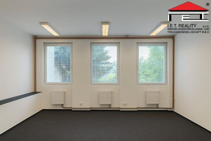 Pronájem kanceláře, Brno, Kroftova, 81 m2