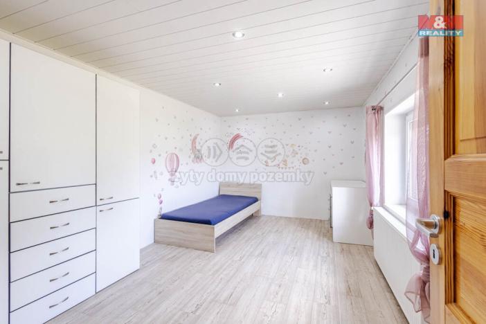 Prodej rodinného domu, Holany, 230 m2