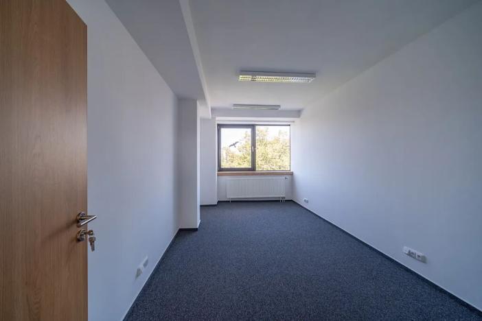 Pronájem kanceláře, Hradec Králové, Nerudova, 300 m2