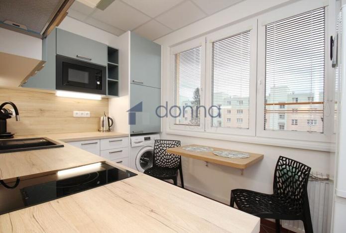 Pronájem bytu 2+1, Praha, Přesličková, 56 m2