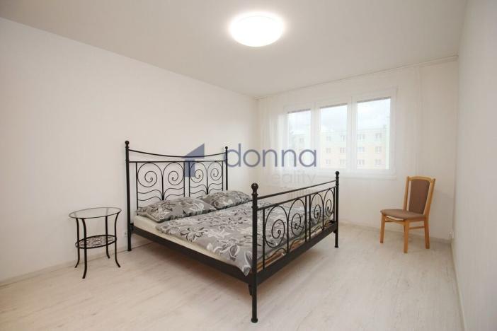 Pronájem bytu 2+1, Praha, Přesličková, 56 m2