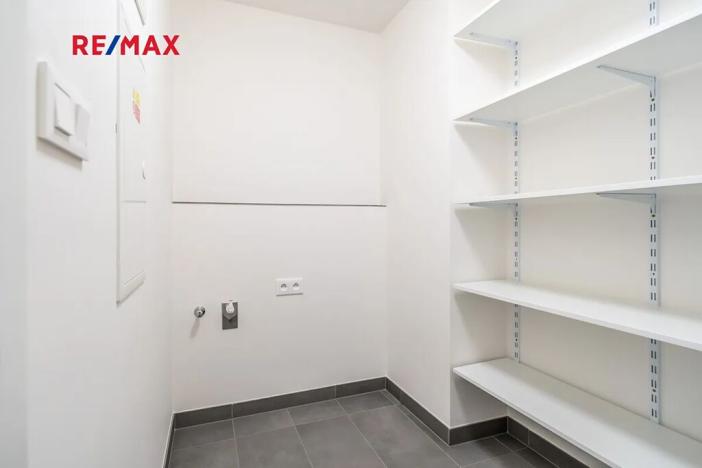 Pronájem bytu 2+kk, Praha - Kamýk, Zimova, 55 m2