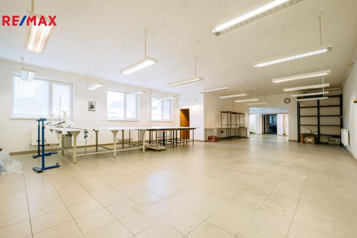 Prodej výrobních prostor, Třebíč - Borovina, Fibichova, 360 m2
