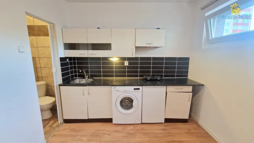 Pronájem bytu 1+kk, Praha - Strašnice, Ke Strašnické, 20 m2