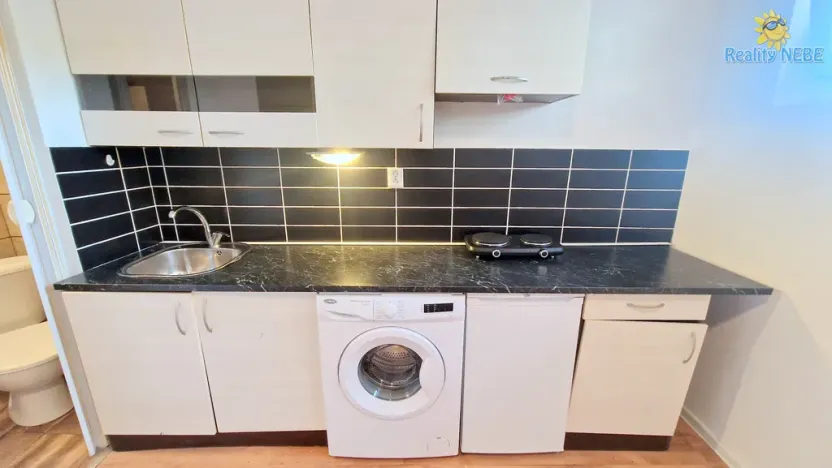 Pronájem bytu 1+kk, Praha - Strašnice, Ke Strašnické, 20 m2