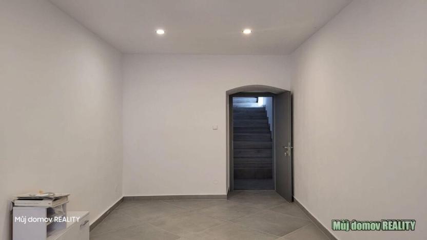 Prodej vícegeneračního domu, Vrutice - Svařenice, 1143 m2