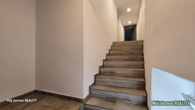 Prodej vícegeneračního domu, Vrutice - Svařenice, 1143 m2