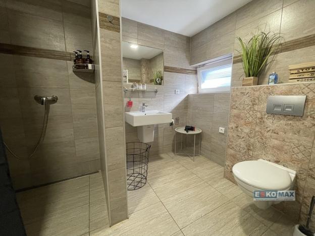 Prodej rodinného domu, Hlohovec, Hlavní, 267 m2