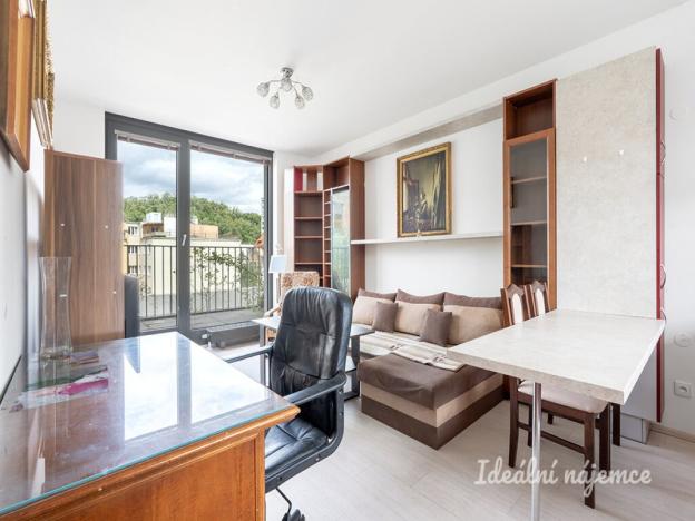 Pronájem bytu 1+kk, Praha - Košíře, Hlaváčkova, 38 m2
