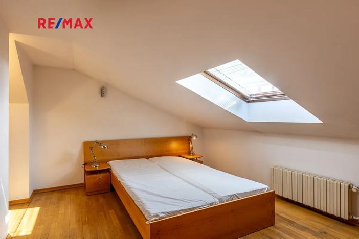 Prodej činžovního domu, Praha - Nové Město, Na bojišti, 728 m2