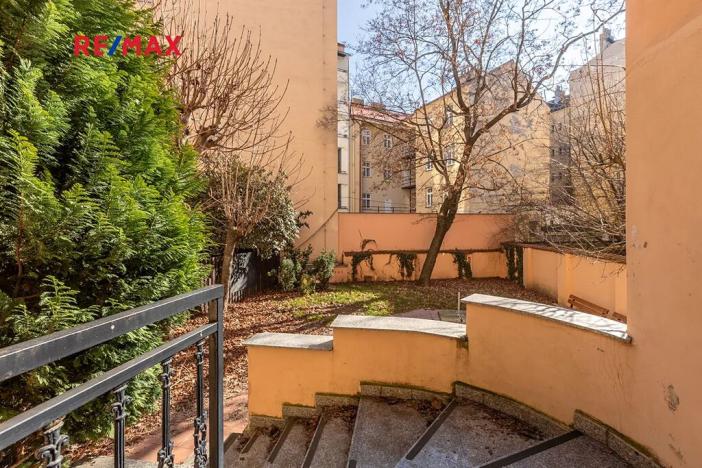 Prodej činžovního domu, Praha - Nové Město, Na bojišti, 728 m2