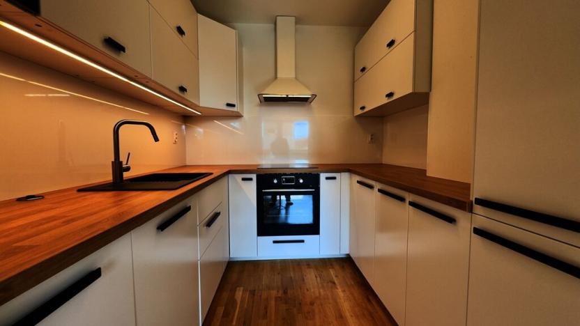 Pronájem bytu 4+kk, Jesenice, Lomená, 81 m2