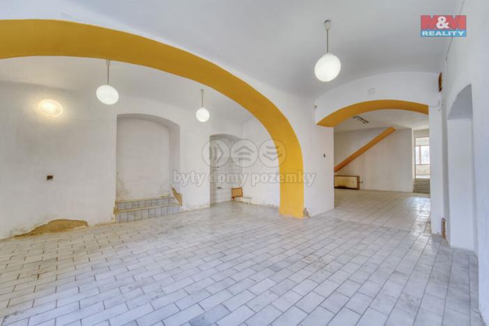 Pronájem obchodního prostoru, Kralovice, nám. Osvobození, 80 m2